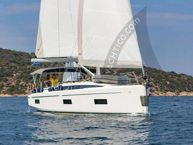 Yacht Bavaria 42 Cruiser for charter in Agia Effimia Harbour