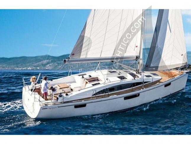 Sailboat Bavaria 42 Vision for charter in Preveza