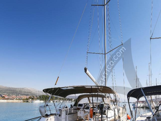 Yacht Bavaria 45 Cruiser for rent in Split