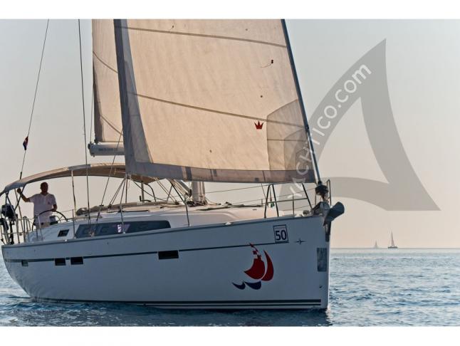 Yacht Bavaria 46 Cruiser available for charter in Marina Hramina