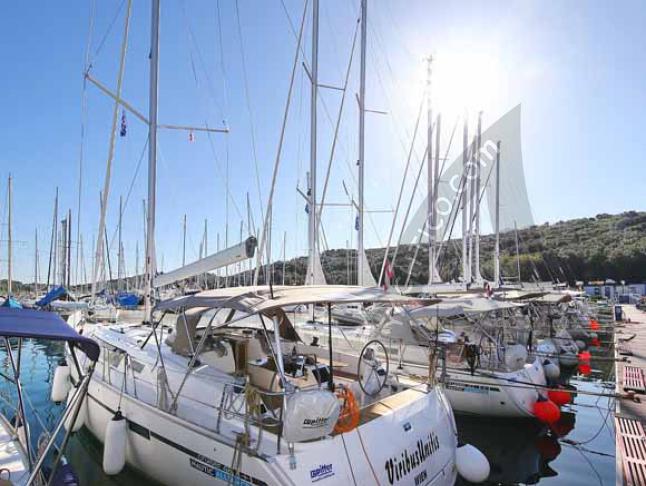 Yacht Bavaria 46 Cruiser chartern in Marina Polesana