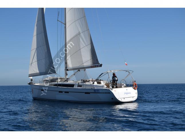 Yacht Bavaria 46 Cruiser available for charter in Marsala Marina