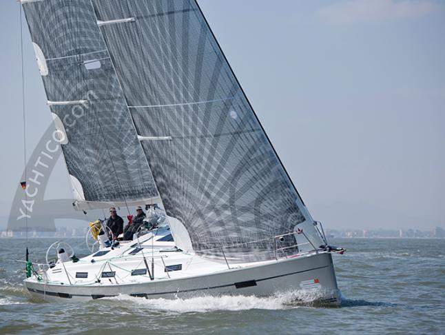 Yacht Bavaria Cruiser 40 S chartern in Split