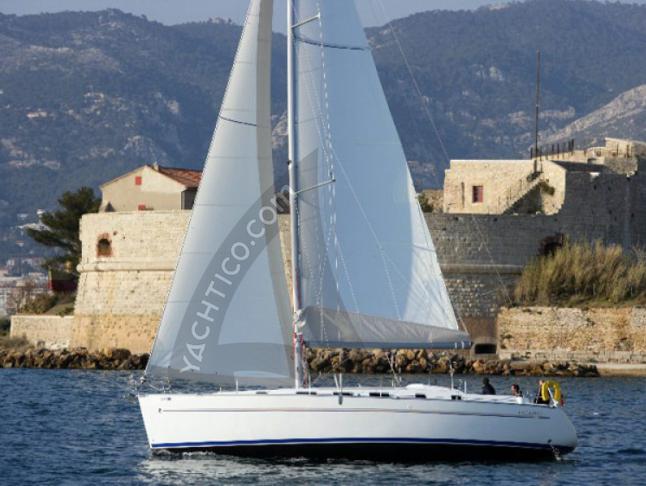 Sailing boat Cyclades 43.4 for rent in Msida