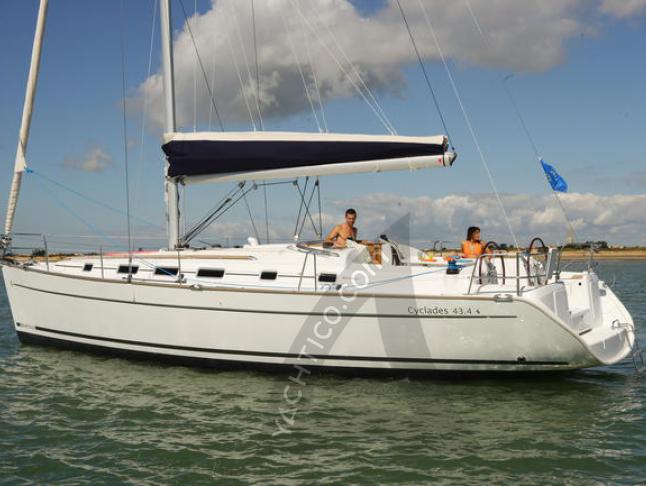 Sailing yacht Cyclades 43.4 for hire in Furnari