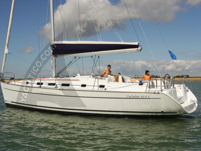 Yacht Cyclades 43.4 chartern in Marina di Portorosa