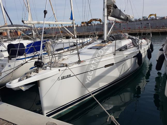 Sailboat Dehler 38 available for charter in Le Lavandou