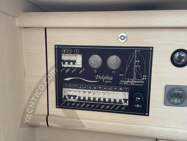 Sailing boat Delphia 40 for rent in Marina di Arechi