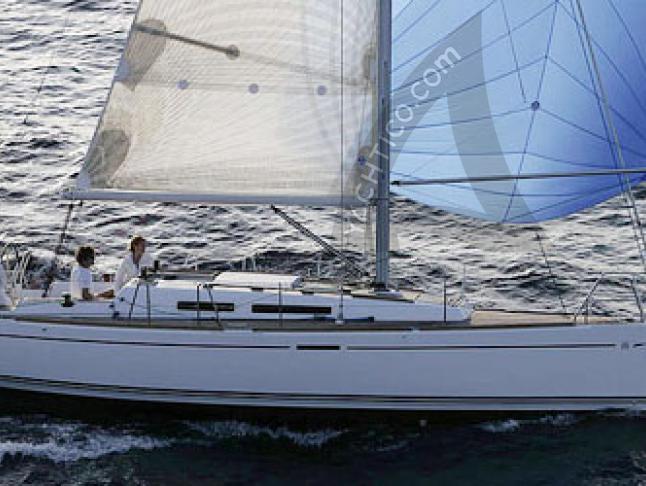 Yacht Dufour 34 for charter in Marina Kernevel