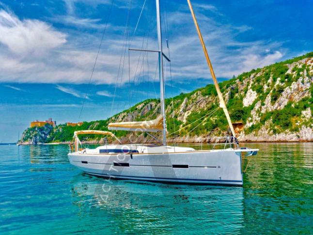 Segelyacht Dufour 412 Grand Large chartern in Sibenik