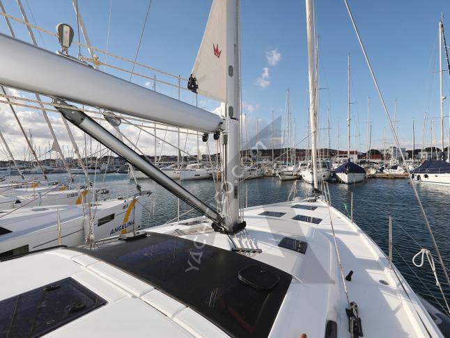 Sailing boat Dufour 470 for rent in SCT Marina Trogir