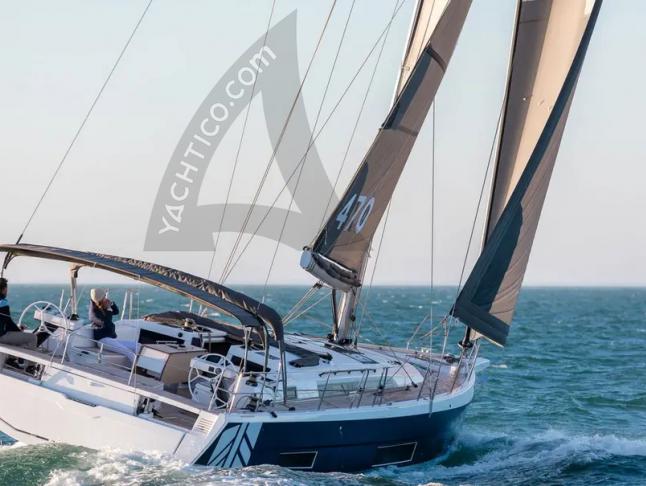 Yacht Dufour 470 for hire in Agropoli