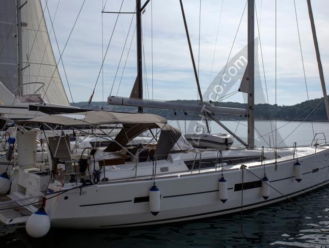 Sailing yacht Dufour 520 Grand Large for charter in Pula