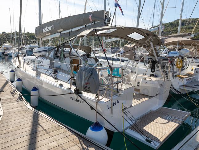 Sailing yacht E5 for rent in Primosten