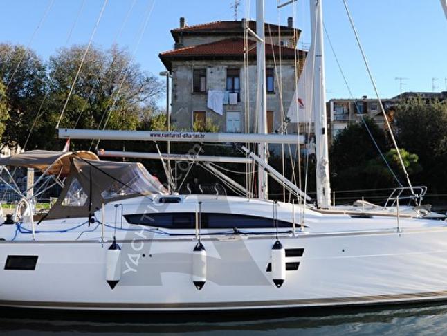 Yacht Elan 40 Impression chartern in Marina Tankerkomerc