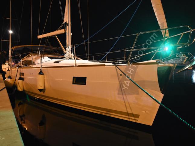 Segelyacht Elan 45 Impression chartern in Marina Punat