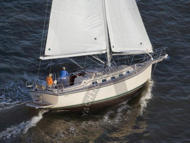 Estero Segelyacht Charter Red Hook