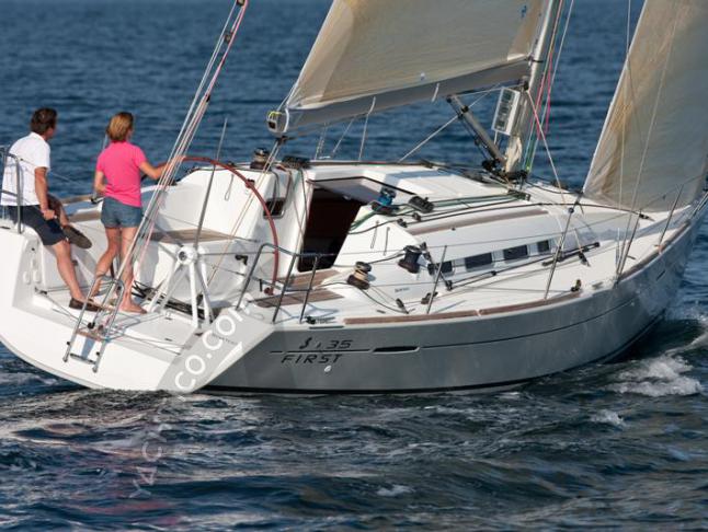 Yacht First 35 for charter in Kastela