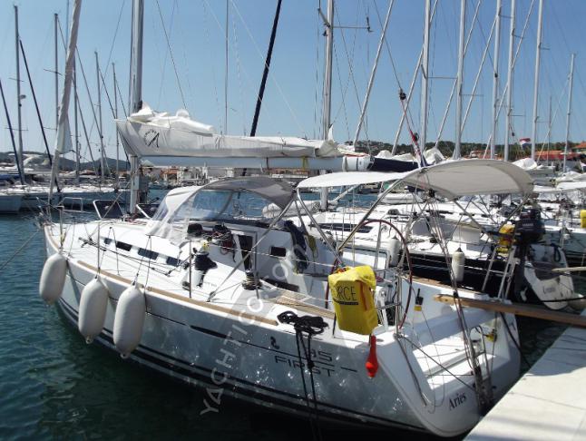 Segelyacht First 35 Yachtcharter in ACI Marina Jezera