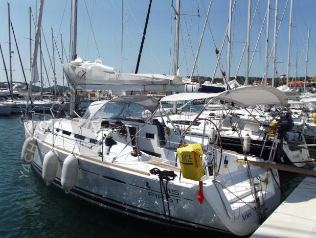 Yacht First 35 for rent in ACI Marina Jezera