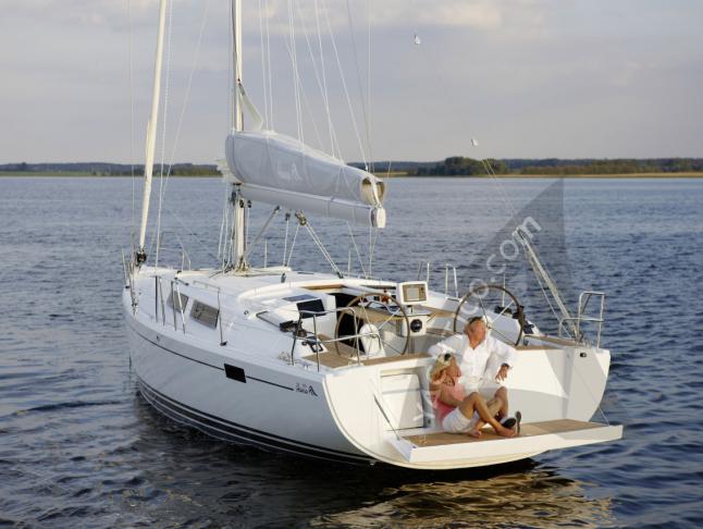 Yacht Hanse 385 for rent in Marina Porto Colom