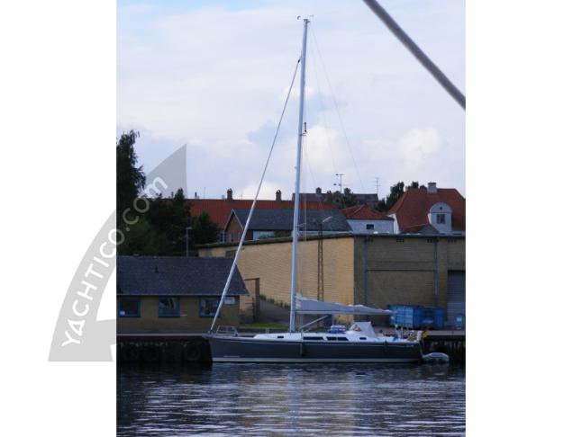 Segelyacht Hanse 400 Yachtcharter in Marina Sonwik