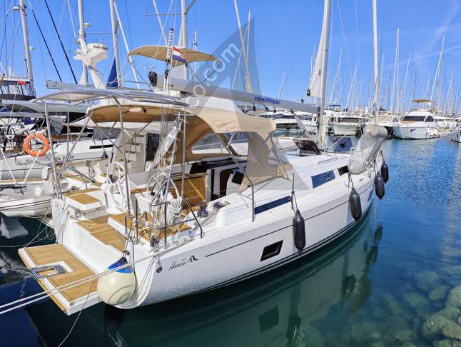 Yacht Hanse 418 for rent in Sukosan Bibinje