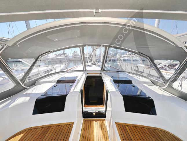 Yacht Hanse 508 available for charter in Kastel Gomilica