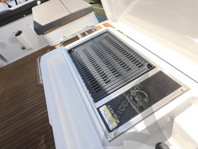 Yacht Hanse 588 for charter in Kastel Gomilica