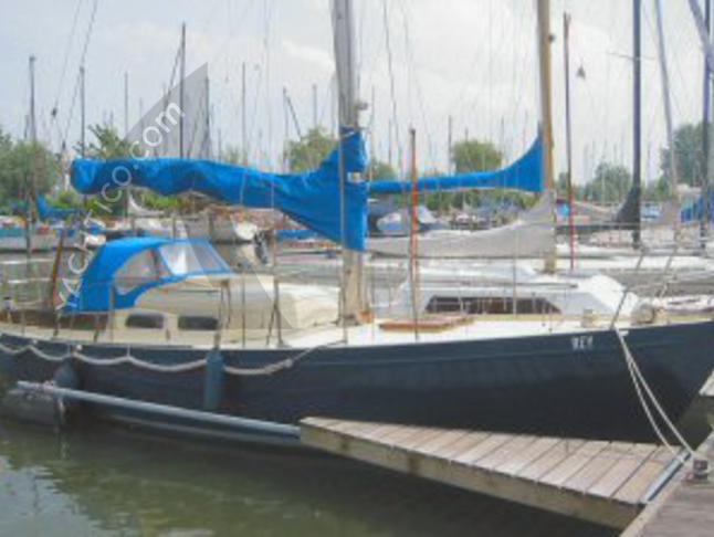 Sailing boat Koopmans 30 available for charter in Marina Monnickendam