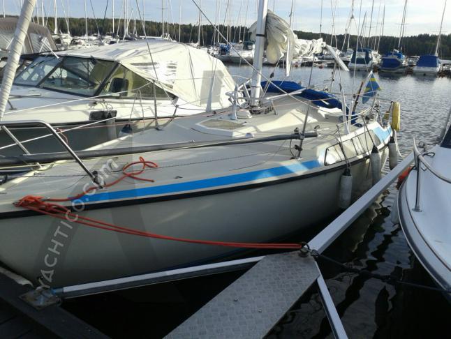 Yacht Maxi 77 for rent in Svinninge
