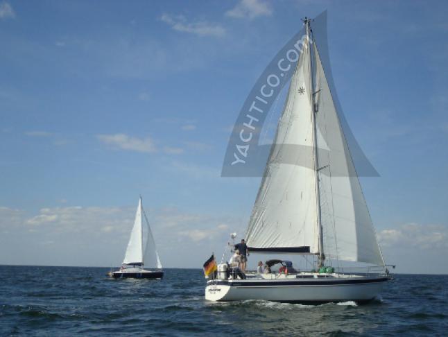 Yacht Moody 41 - Sailboat Charter Kroeslin