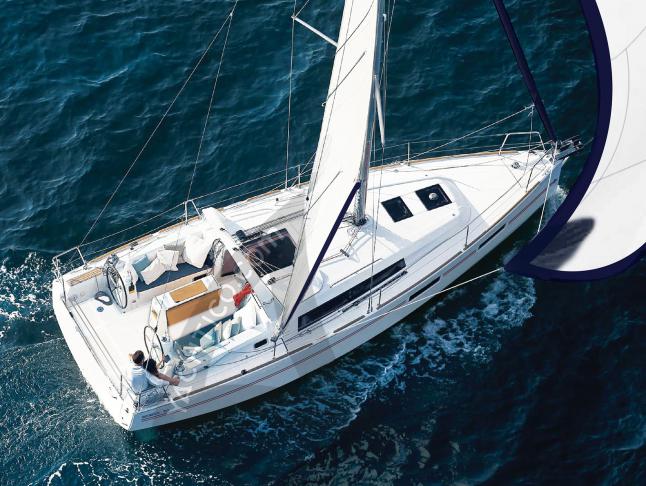Sailing yacht Oceanis 35 available for charter in Cannigione