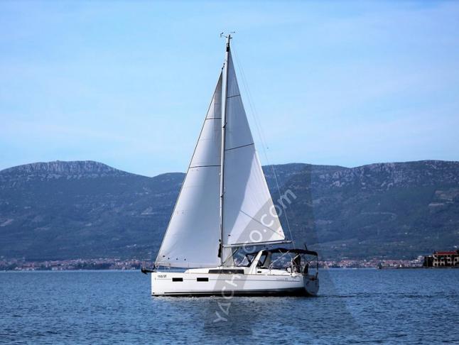Sailboat Oceanis 35 for rent in ACI Marina Split