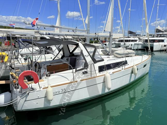 Sailboat Oceanis 35 for rent in Sukosan Bibinje