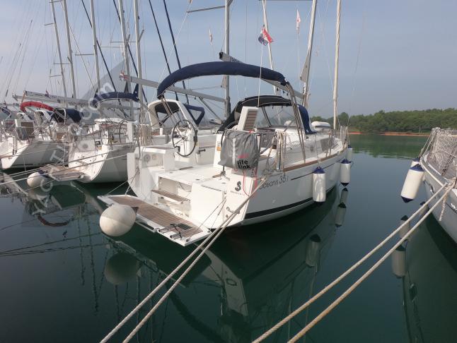 Sailing yacht Oceanis 35 for charter in Medulin