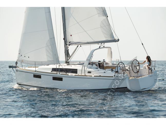 Sailboat Oceanis 35 available for charter in Cannigione