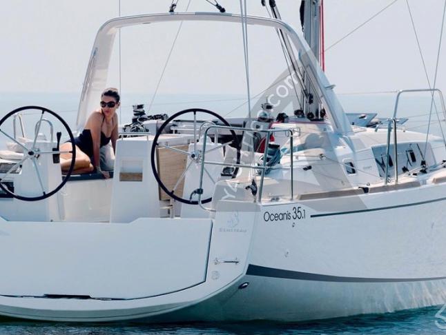 Yacht Oceanis 35 available for charter in Carloforte