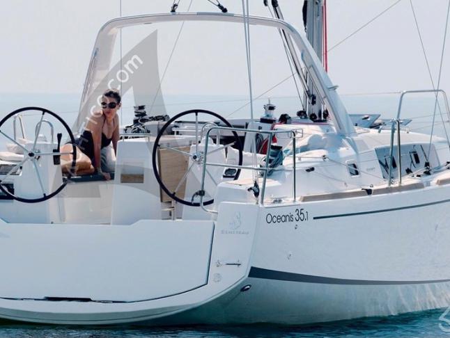 Segelboot Oceanis 35 chartern in Carloforte