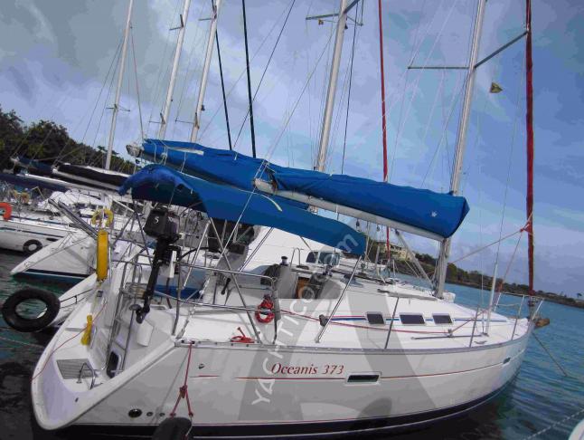 Yacht Oceanis 373 available for charter in Lagoon Marina