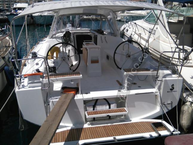 Sailing yacht Oceanis 38 for rent in Procida