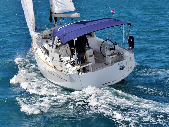 Segelboot Oceanis 381 Yachtcharter in Sukosan Bibinje