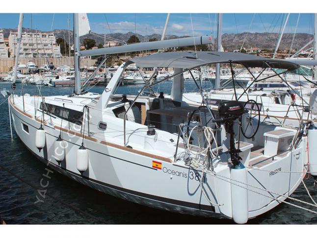 Sailing yacht Oceanis 381 available for charter in Barcelona