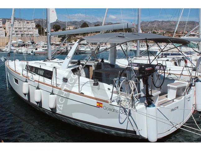 Segelyacht Oceanis 381 Yachtcharter in Port Olimpic Marina