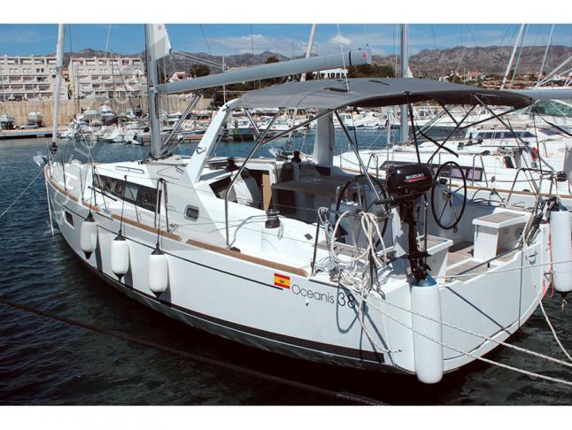 Sailing boat Oceanis 381 for charter in Port de Palma