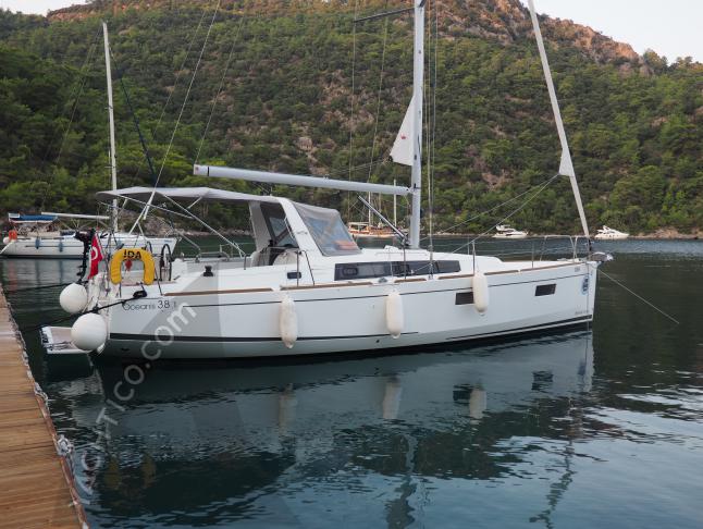 Yacht Oceanis 381 for rent in Adakoy