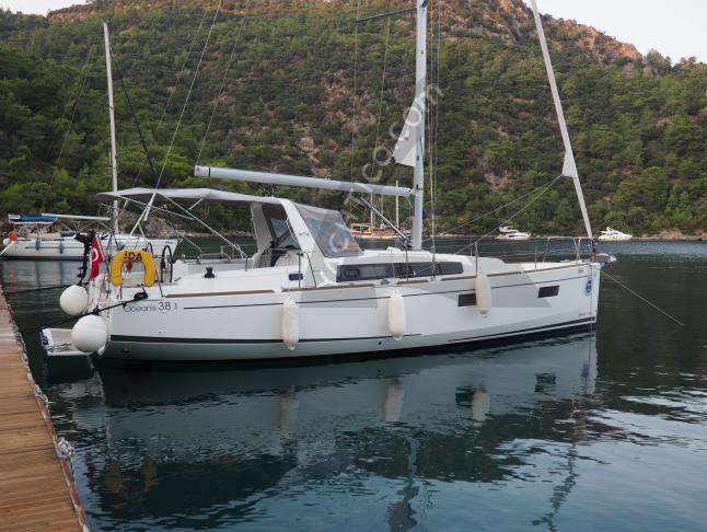 Segelyacht Oceanis 381 Yachtcharter in Adakoy