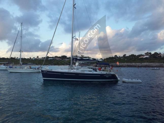 Yacht Oceanis 393 Clipper available for charter in Mahon