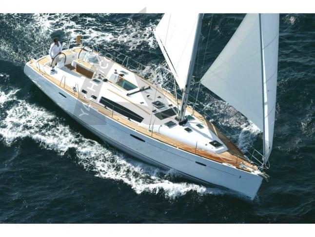 Yacht Oceanis 40 for hire in Sibenik