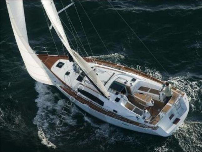 Sailing boat Oceanis 40 available for charter in Grand Anse